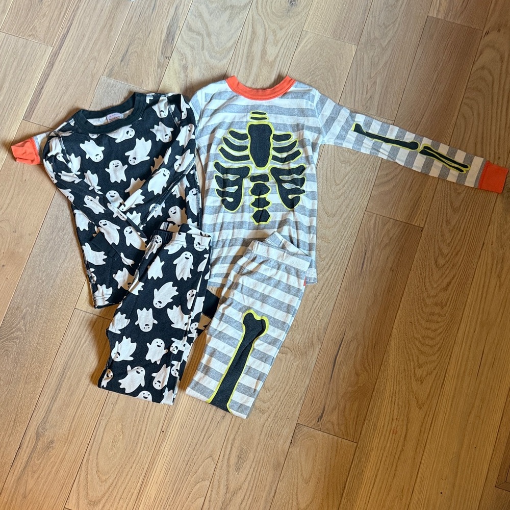 Hanna Andersson Black and Gray Kids Pajamas Set